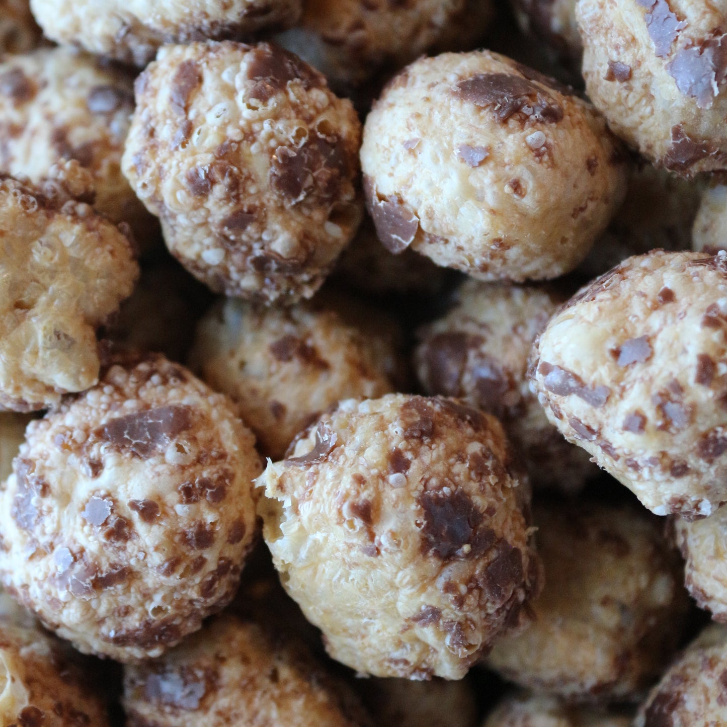 Chewy chocolate-covered caramel goodness turned into a melt-in-your-mouth crispy puff!